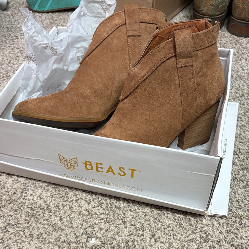 BEAST FASHION Tan Suede Ankle Boots